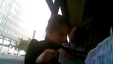 Slender Hipster vill byta Butt italiensk erotisk film Plug 4 Cock