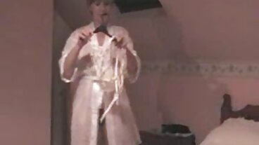 Tiny Blonde Teen Kiara gratis erotiska drömmer alltid STORT!