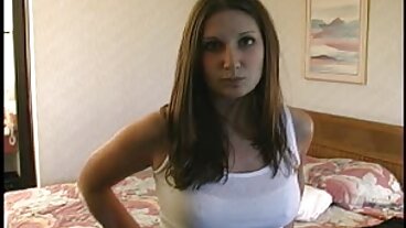 Brazzers: Busty Violet Myers-spelet avbröts av en stor svart dong på erotik på tåget porrHD