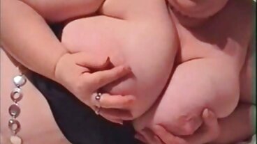 Teen Hottie Jill är erotisk film för kvinnor garvad och gnuggad!