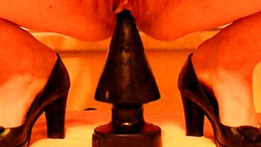 TushyRaw: Underbar brunett får sin läckra röv bred på erotisk massage film porrHD