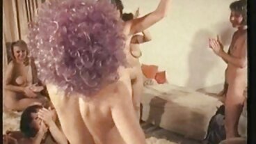Sexdrivna rödhåriga Evelin Stone provar den svarta mamban film med erotik