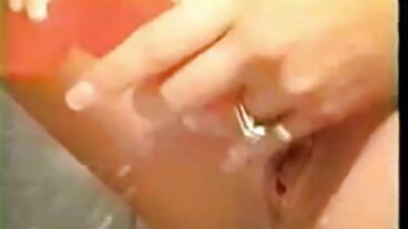 TUSHYRAW mjuk porrfilm Den sexiga brunetten Maddy får sträcka ut sin strama rumpa på PorrHD