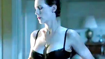 Curvy MILF sensuella film får en smak av Tommy Gunn