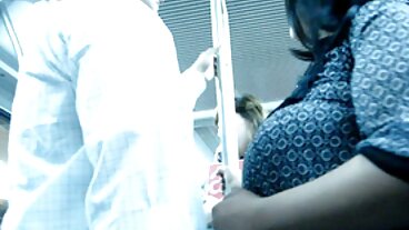 Den lilla tonåringen Alicia erotisk film dvd Williams gömmer Buttplug före Cock