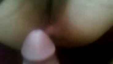 TUSHYRAW Petite redhead lesbisk erotisk film får sitt rövhål utsträckt