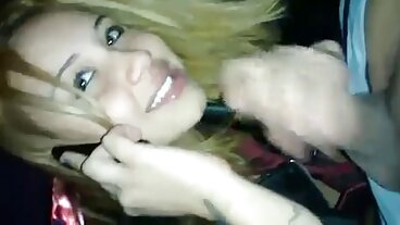 Våra ögon är här uppe, herr! - med erotiska filmer på nätet Ella Knox & 4 Huge Naturals