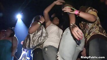 Rödhårig tonåring tar BBC spansk erotisk film bakifrån